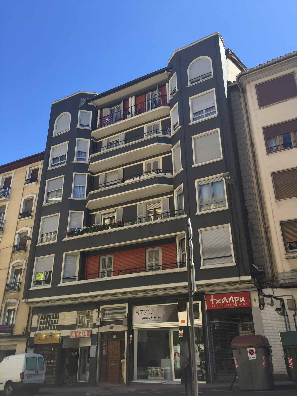 Realización de Inspección Técnica de Edificios a un bloque de casas en Eibar, Gipuzkoa